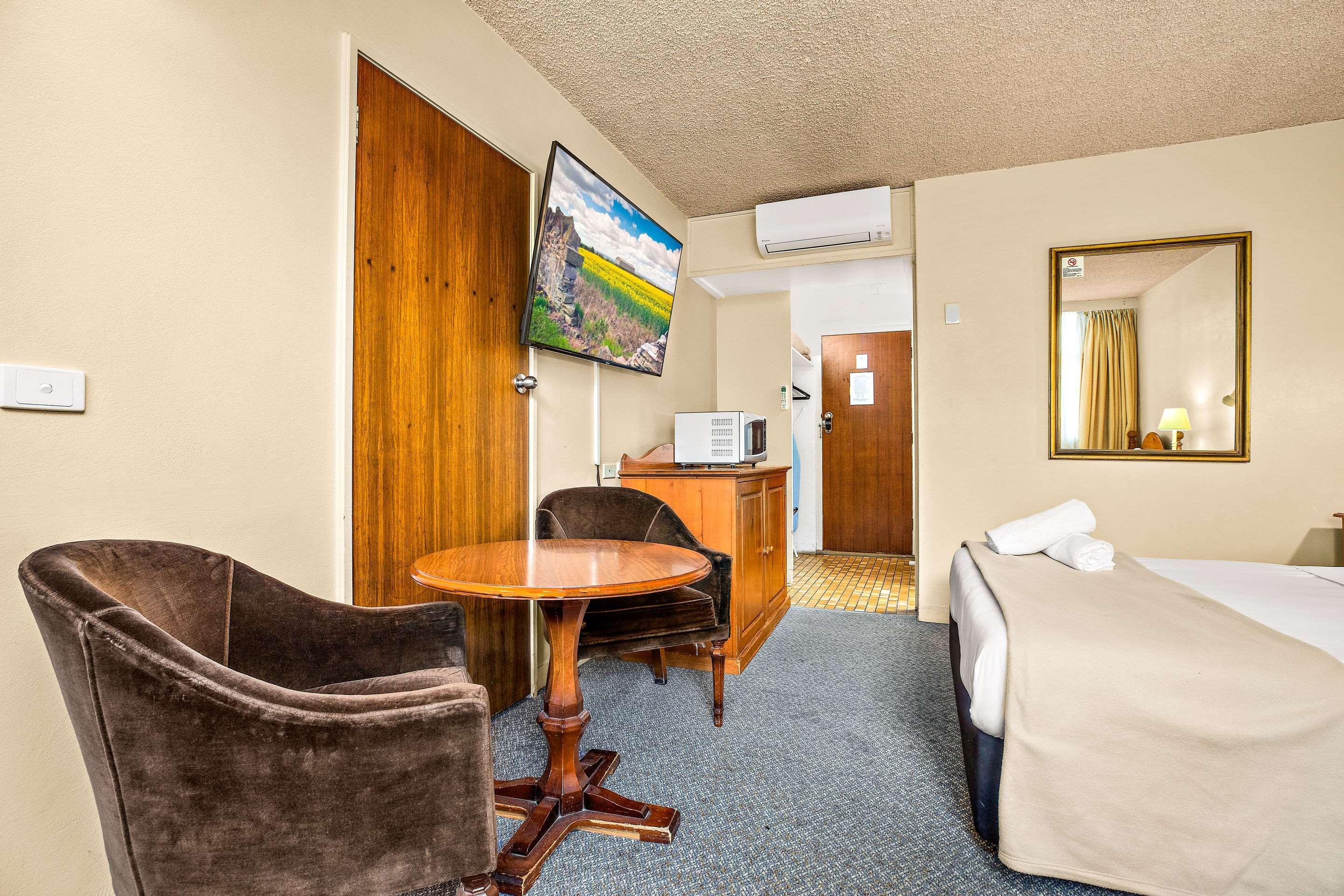 City Centre Motel Армидейл Экстерьер фото